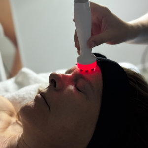 AQUAPURE - Tratamiento facial avanzado para devolverle a tu piel su vitalidad natural: imagen 3