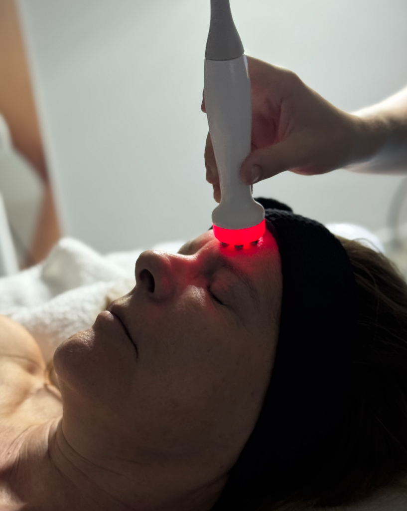 AQUAPURE - Tratamiento facial avanzado para devolverle a tu piel su vitalidad natural