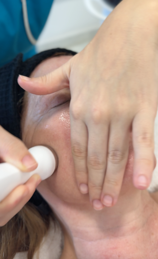 AQUAPURE - Tratamiento facial avanzado para devolverle a tu piel su vitalidad natural