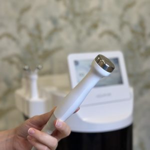 AQUAPURE - Tratamiento facial avanzado para devolverle a tu piel su vitalidad natural: imagen 8